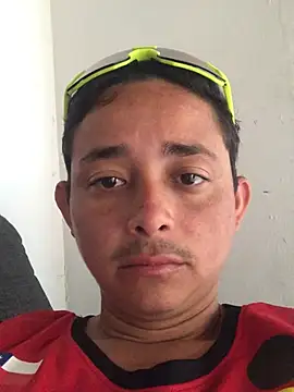 isacalejandroo online show from February 4, 2025, 5:12 pm