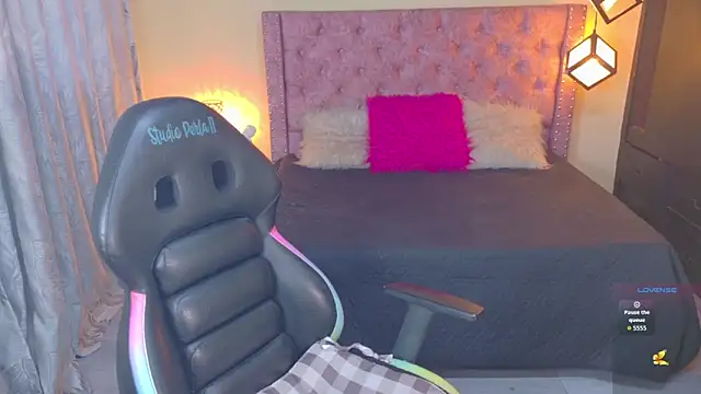 Scarllett BDSM online show from November 16, 2025, 10:26 pm