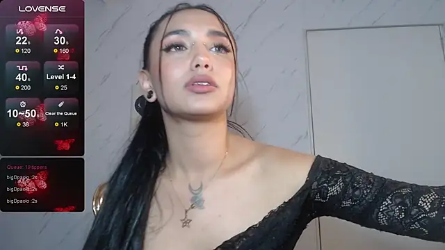Snapshot of _ella_b chatting on December 1, 2024, 4:29 pm ella b online show from December 1, 2024, 4:29 pm