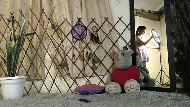 Snapshot of _ella_b chatting on March 20, 2025, 3:13 am ella b online show from March 20, 2025, 3:13 am