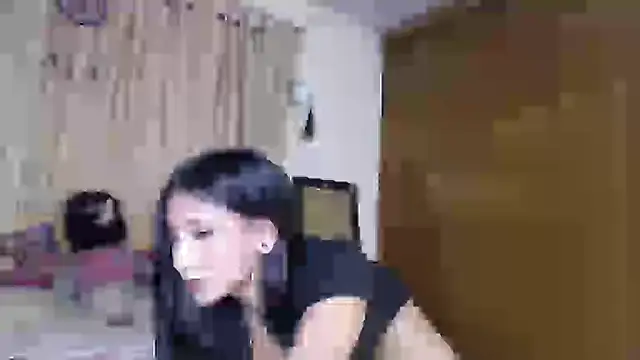 Snapshot of _ella_b chatting on March 21, 2025, 2:28 am ella b online show from March 21, 2025, 2:28 am