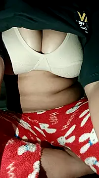 Snapshot of mishti_kaur chatting on January 14, 2025, 7:53 pm mishti kaur online show from January 14, 2025, 7:53 pm