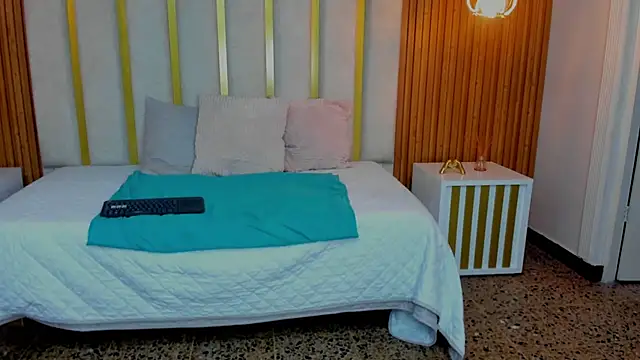 love mommy online show from March 19, 2025, 5:52 am