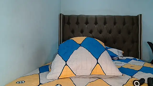 CHOCKYCHOCX2 online show from February 11, 2026, 5:01 am