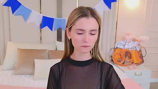 MarybethSnow online show from September 26, 2025, 5:06 pm