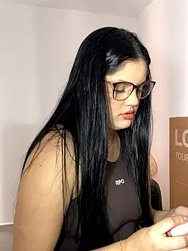 kimberlyhills1 online show from November 7, 2025, 8:31 pm