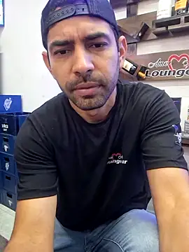 Snapshot of Alsaud1106 chatting on February 19, 2025, 7:38 pm Alsaud1106 online show from February 19, 2025, 7:38 pm