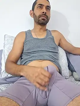 Snapshot of Alsaud1106 chatting on March 13, 2025, 6:48 am Alsaud1106 online show from March 13, 2025, 6:48 am