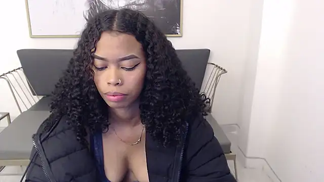 Snapshot of Shenna_brunette_ chatting on December 15, 2024, 1:11 pm Shenna brunette online show from December 15, 2024, 1:11 pm