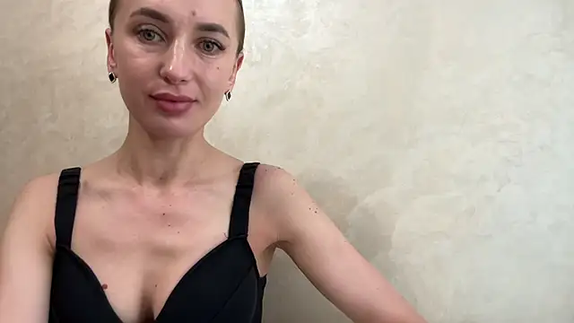 Snapshot of CaitlinaJayne23 chatting on May 25, 2026, 3:12 am CaitlinaJayne23 online show from May 25, 2026, 3:12 am