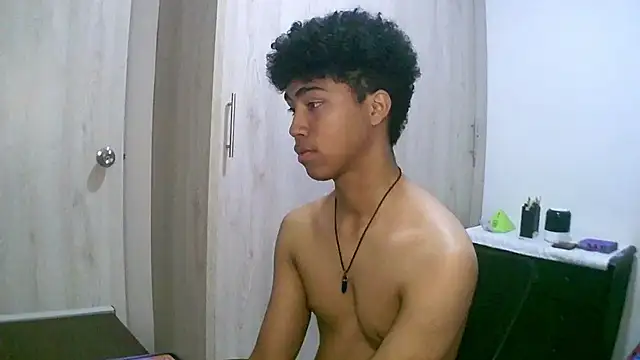Snapshot of sexy_diamante_ chatting on September 26, 2025, 9:52 pm sexy diamante  online show from September 26, 2025, 9:52 pm