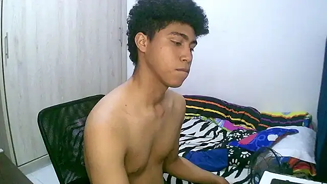 Snapshot of sexy_diamante_ chatting on October 5, 2025, 8:29 pm sexy diamante  online show from October 5, 2025, 8:29 pm