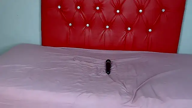 Snapshot of EbonyBentley chatting on September 28, 2025, 6:35 pm EbonyBentley online show from September 28, 2025, 6:35 pm