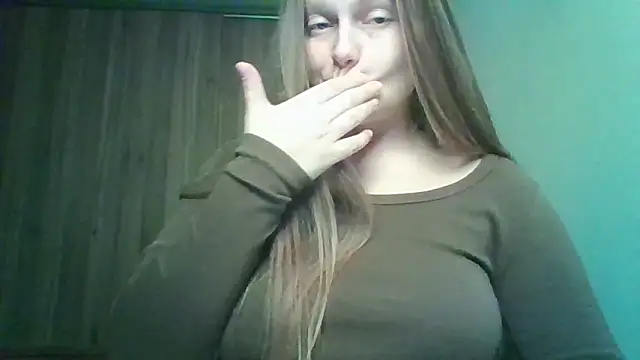 Evasapples online show from March 6, 2026, 8:16 pm