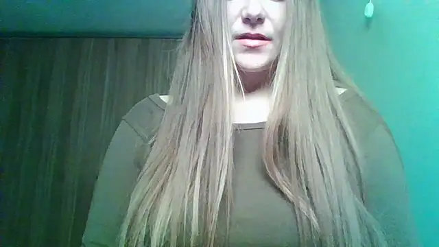 Evasapples online show from March 21, 2026, 9:51 pm