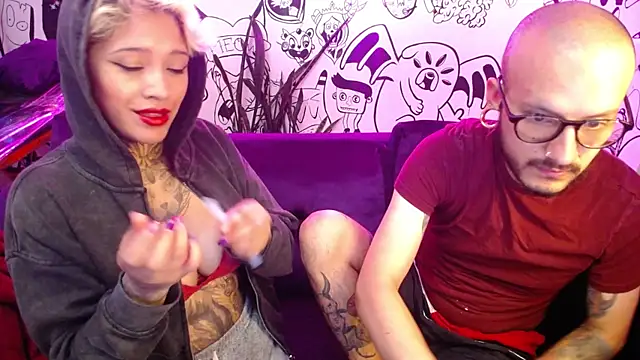 Snapshot of tatouagendecouple chatting on February 15, 2025, 8:54 am tatouagendecouple online show from February 15, 2025, 8:54 am