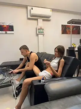 Snapshot of dreamgirls100 chatting on December 31, 2024, 12:46 pm dreamgirls100 online show from December 31, 2024, 12:46 pm