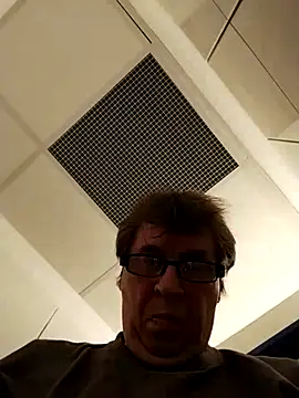 Snapshot of Lisak951 chatting on April 22, 2026, 11:23 am Lisak951 online show from April 22, 2026, 11:23 am