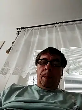 Snapshot of Lisak951 chatting on May 15, 2026, 7:48 am Lisak951 online show from May 15, 2026, 7:48 am
