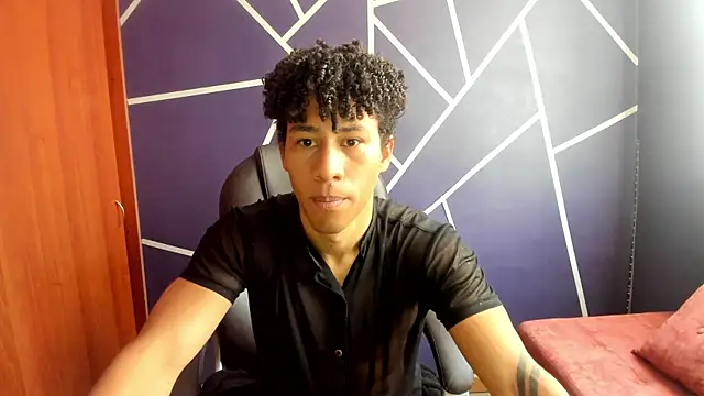 Snapshot of Pendragon1224 chatting on January 11, 2025, 1:53 pm Pendragon1224 online show from January 11, 2025, 1:53 pm