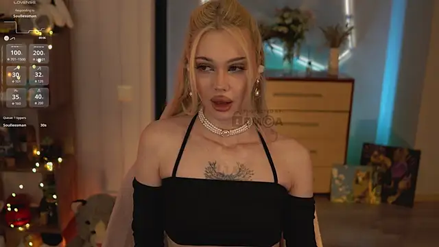 ManiFreyja online show from April 11, 2026, 6:01 pm