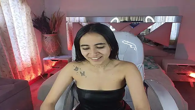 Mia Fischer online show from December 14, 2025, 4:56 pm