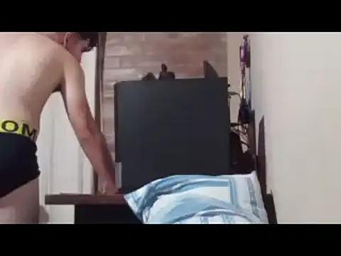 Snapshot of enzis3 chatting on December 2, 2024, 10:45 pm enzis3 online show from December 2, 2024, 10:45 pm