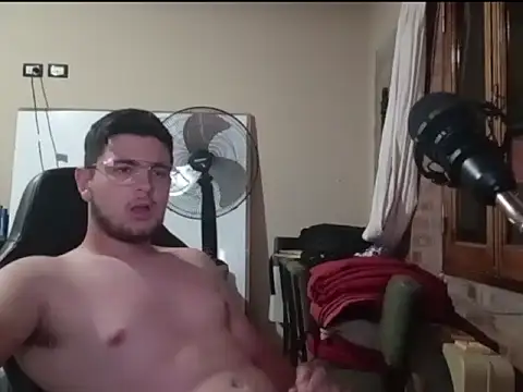 Snapshot of enzis3 chatting on February 16, 2026, 12:51 am enzis3 online show from February 16, 2026, 12:51 am