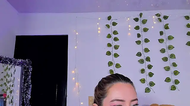 JanneKim online show from April 7, 2026, 1:44 pm