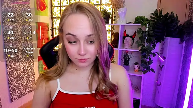 LianaBright online show from April 22, 2026, 1:52 am