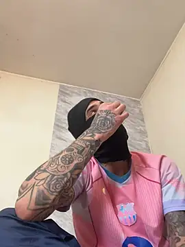 chavito2223 online show from February 17, 2026, 2:13 pm