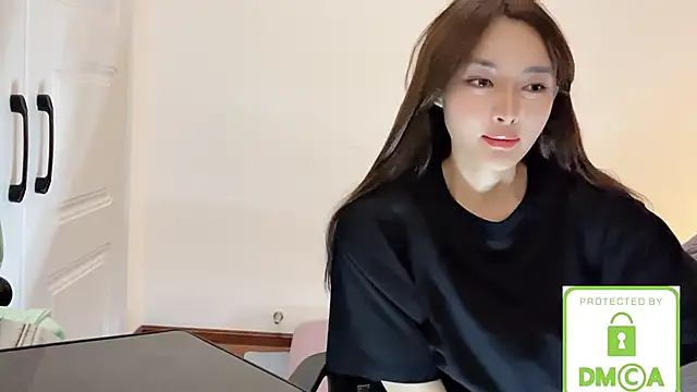 Snapshot of SarahYang chatting on May 15, 2026, 6:20 am SarahYang online show from May 15, 2026, 6:20 am