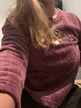 TEMPTING-TAMMY online show from February 15, 2026, 8:24 am