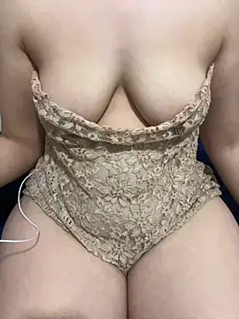 Snapshot of Rouh_ chatting on December 29, 2024, 11:18 pm Rouh online show from December 29, 2024, 11:18 pm