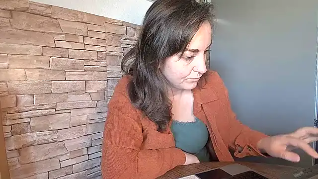 Snapshot of stunning_Rosi chatting on March 19, 2025, 8:23 am stunning Rosi online show from March 19, 2025, 8:23 am