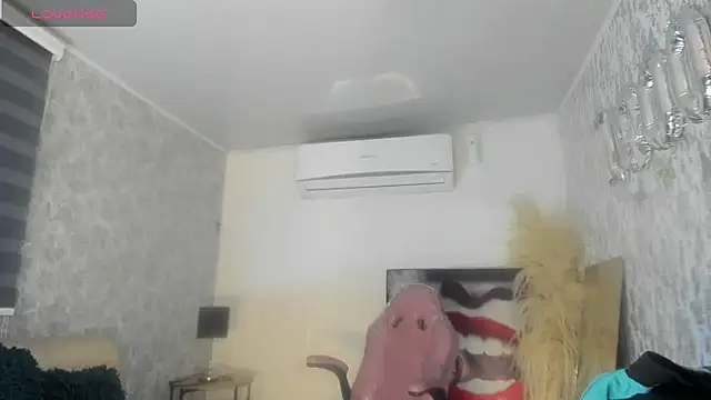 KENDER21  online show from November 27, 2025, 8:00 pm