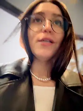 meow girl online show from April 3, 2026, 9:29 am