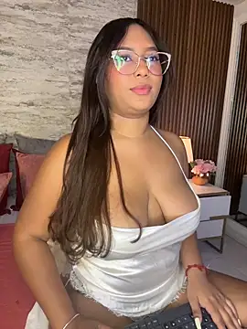 MadisonHunter2024 online show from February 4, 2026, 7:53 pm