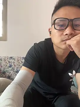 lixiaoshuai8 online show from March 12, 2025, 4:30 am