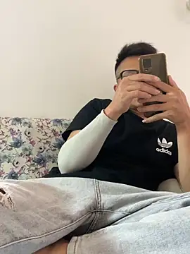 lixiaoshuai8 online show from March 14, 2025, 7:59 am