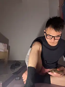 lixiaoshuai8 online show from March 16, 2025, 3:06 pm