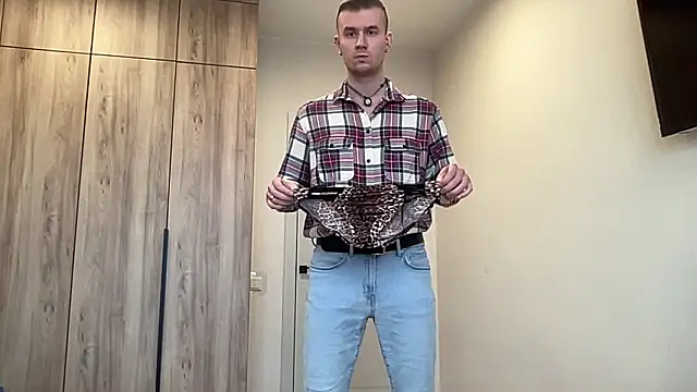 cute mark online show from February 27, 2026, 12:38 pm