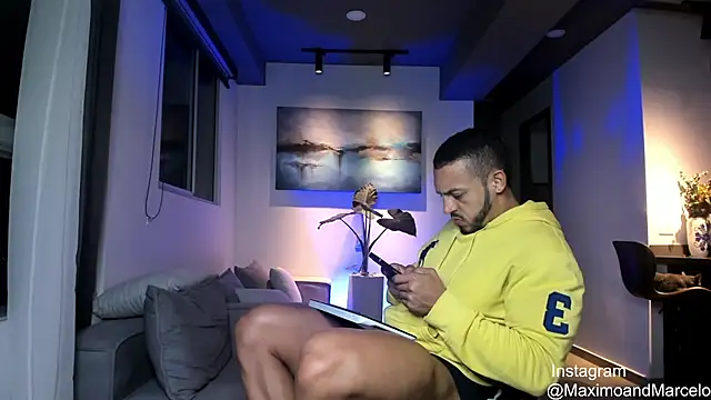 Maximo Marcelo online show from March 4, 2025, 2:06 am