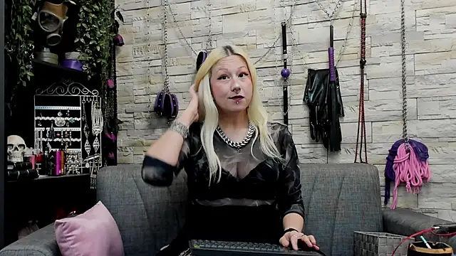 CruelMistress online show from October 5, 2025, 9:13 pm