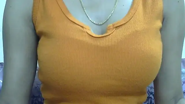  FluffyHxney  online show from May 30, 2026, 8:17 pm