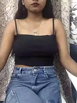 Snapshot of Ishaani_0 chatting on February 6, 2025, 3:52 pm Ishaani 0 online show from February 6, 2025, 3:52 pm