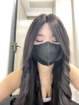 xyebobs online show from December 21, 2025, 1:40 pm