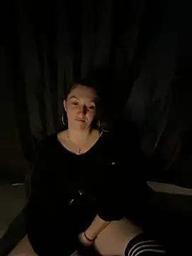 Snapshot of Stoner_BarbieXX chatting on June 28, 2026, 8:37 pm Stoner BarbieXX online show from June 28, 2026, 8:37 pm