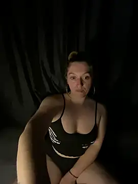Snapshot of Stoner_BarbieXX chatting on July 10, 2026, 9:17 pm Stoner BarbieXX online show from July 10, 2026, 9:17 pm