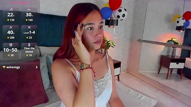 Snapshot of AdeleAndersonn chatting on June 17, 2026, 2:07 pm AdeleAndersonn online show from June 17, 2026, 2:07 pm
